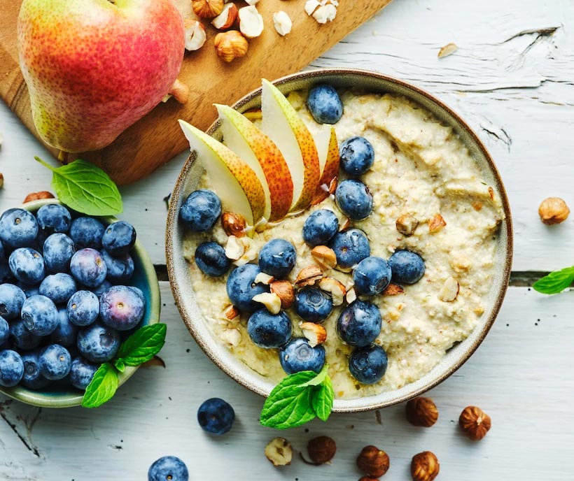 MorgenStund’ s borůvkami, hruškami a lískovými ořechy