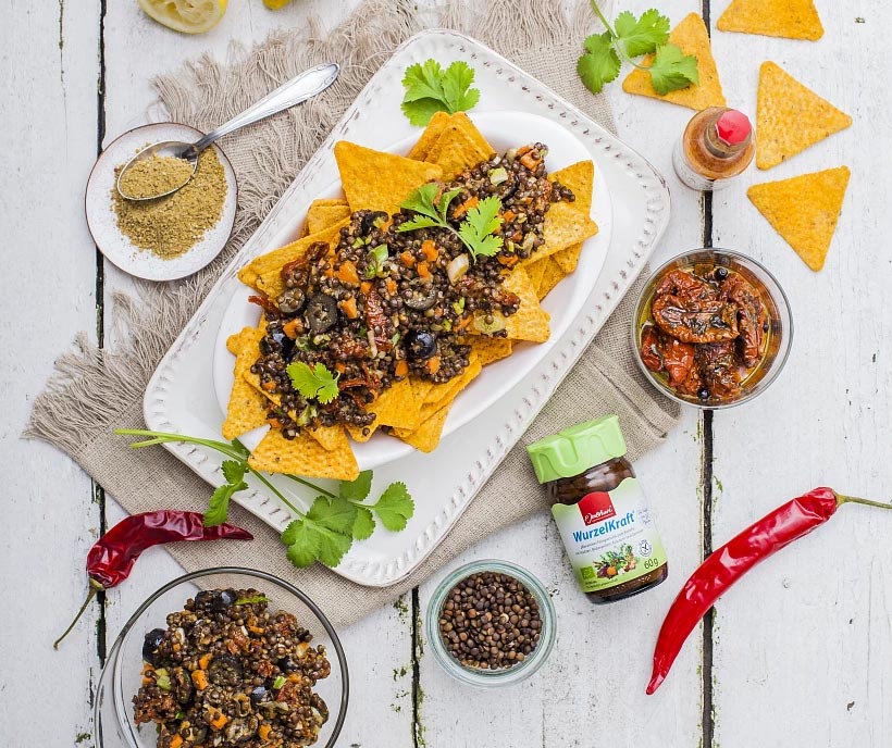 Pikantní WurzelKraft salsa s černými olivami a čočkou